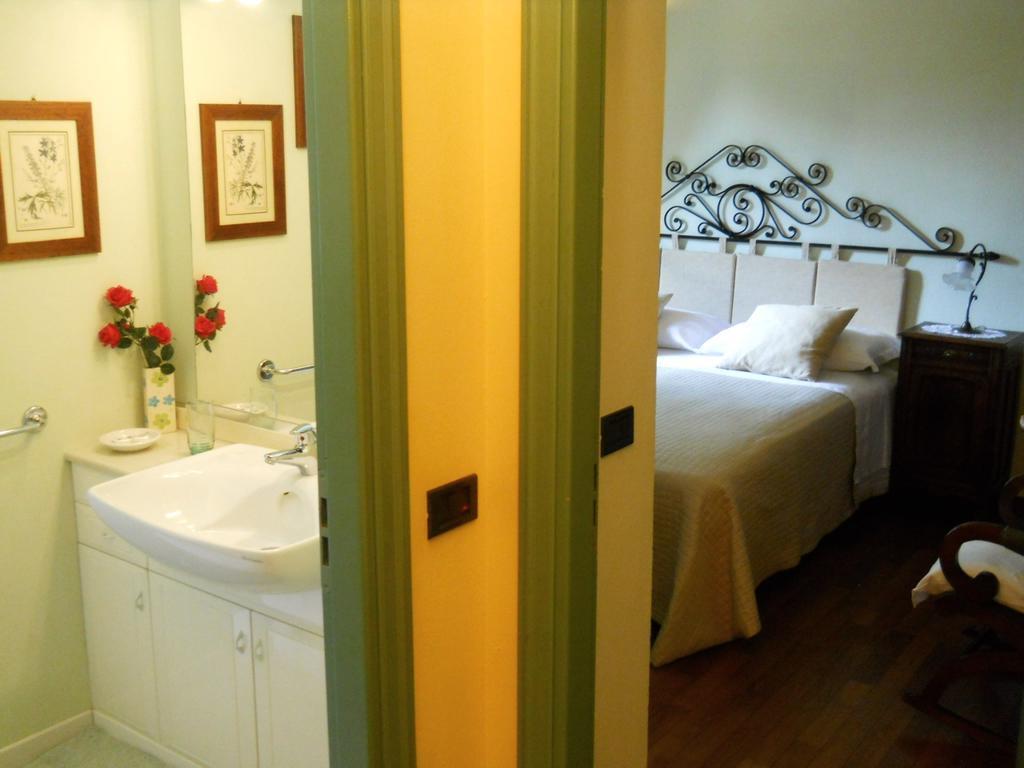 Tenuta Calabiana Diano d'Alba Bilik gambar