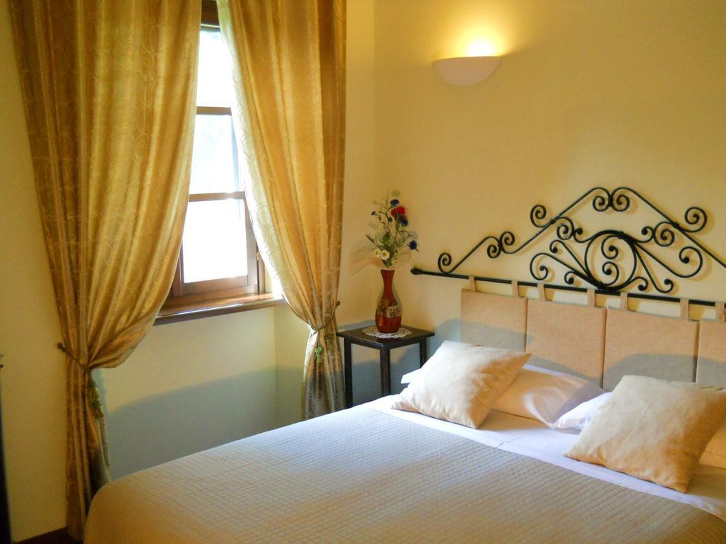 Tenuta Calabiana Diano d'Alba Bilik gambar